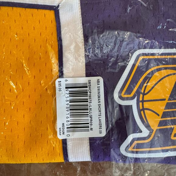 Mitchell & Ness NBA Lakers Swingman Shorts 2009 Gold Purple Size M NWT - Picture 4 of 6